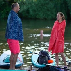 Lifeventure SoftFibre Printed Recycled Towel Geometric Coral Red -black-bearing Store 2108450612f44bfe11bd0.10181601